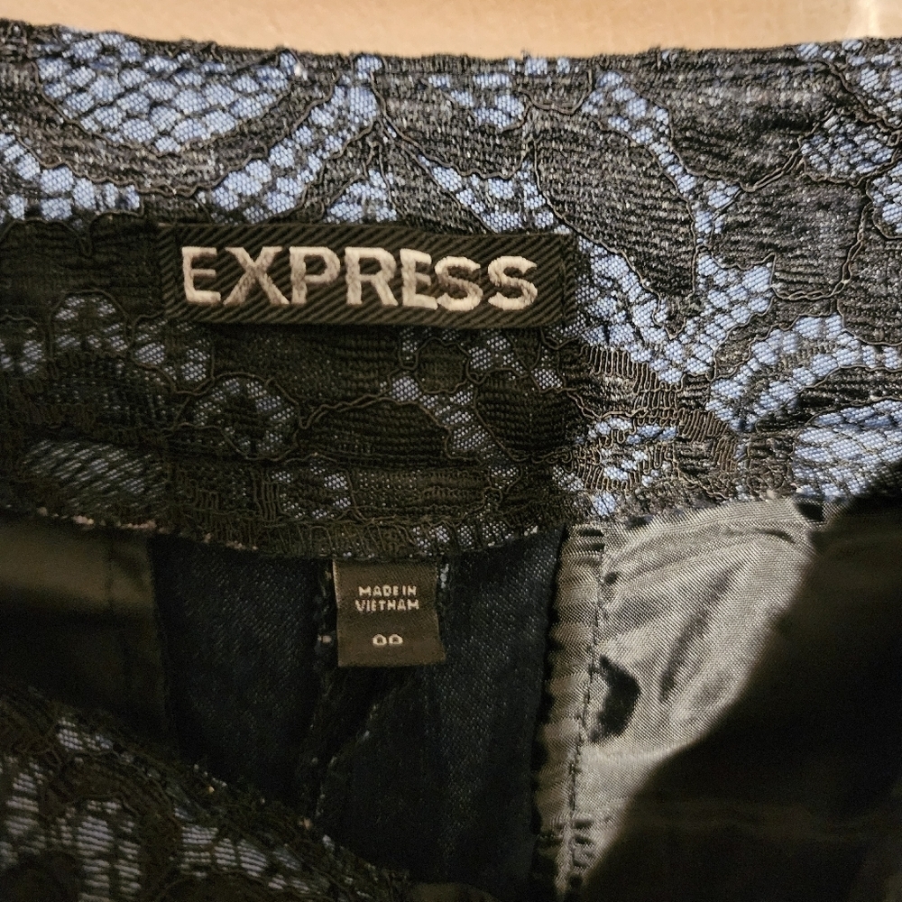 Express High Waisted Blue And Black Lace Shorts Size 00 - Picture 3 of 3
